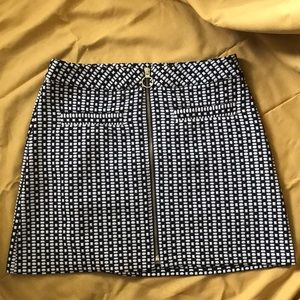 Express black and white front zip mod mini skirt